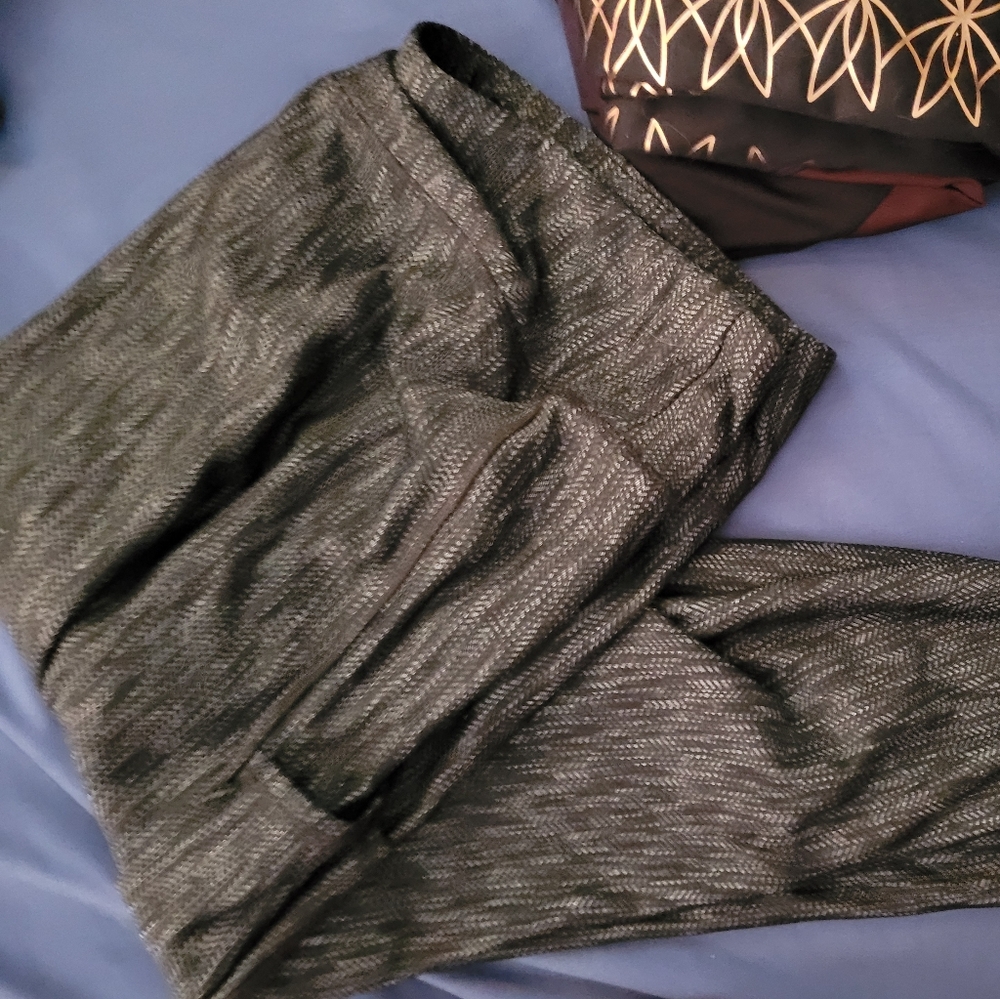 Size 3 Maurices leggings with pockets